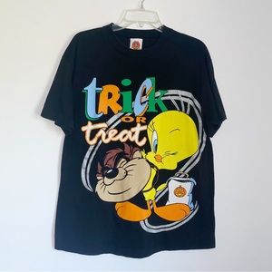 Vintage 90s Looney Tunes Tweety Bird Trick or Treat Halloween T-shirt